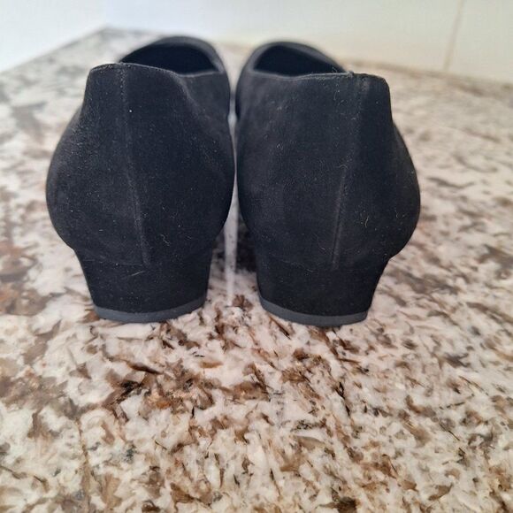 Salvatore Ferragamo Black Suede Criss Cross Ribbon 1" Heels Size 8AAAA Narrow - Picture 3 of 8